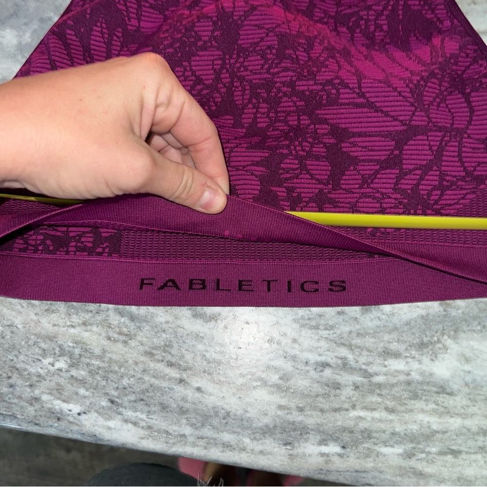 Fabletics Samana Seamless Sports bra purple & black size large - Picture 6 of 6